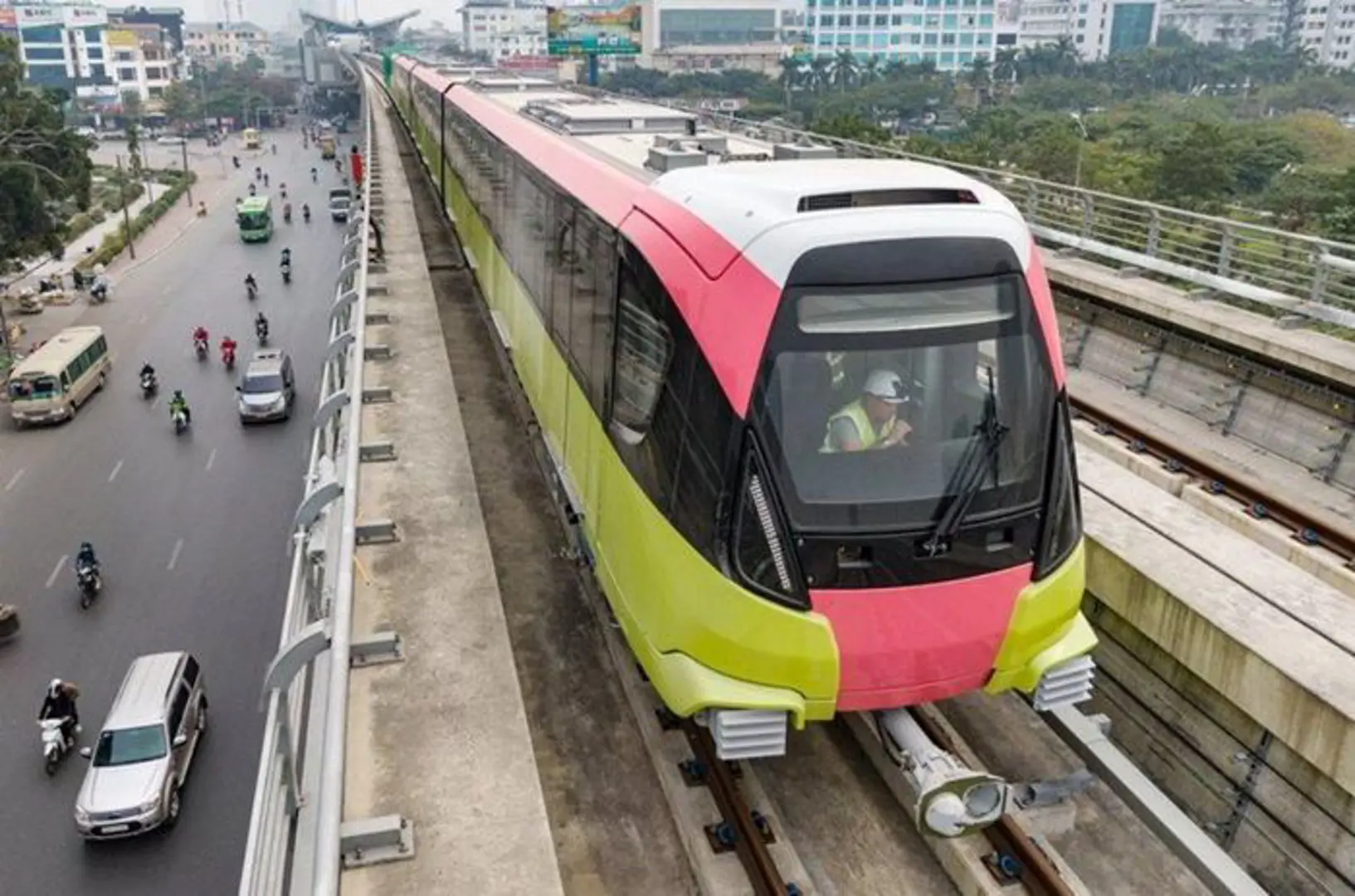 Điều chỉnh, bố trí khoảng 12 tuyến buýt phục vụ Metro Nhổn - Ga Hà Nội