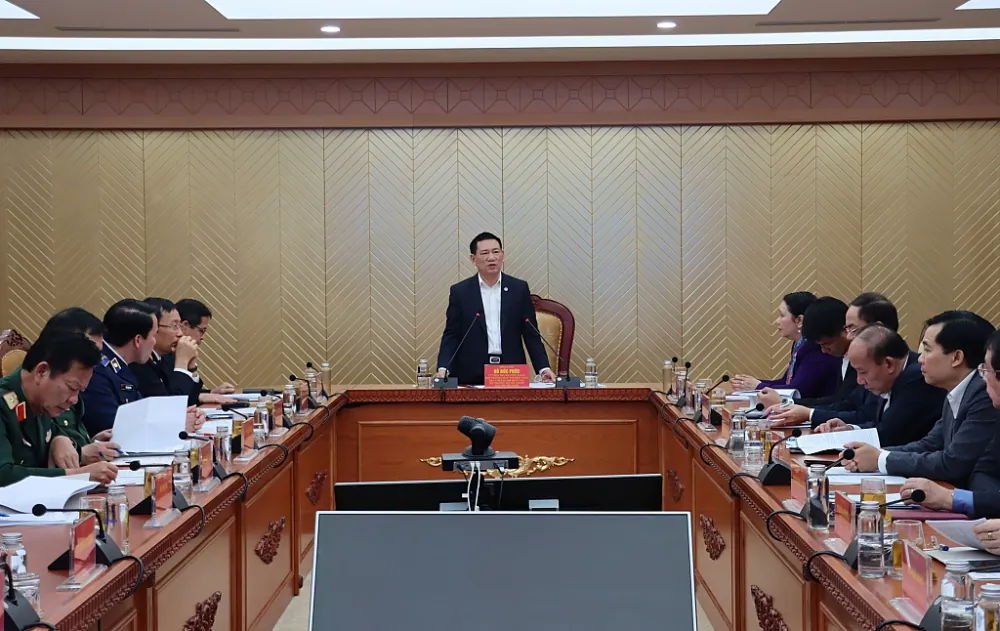 Bộ trưởng Bộ Tài chính Hồ Đức Phớc, Phó Trưởng ban Thường trực Ban Chỉ đạo 389 quốc gia phát biểu điều hành hội nghị. Ảnh: Quang Hùng