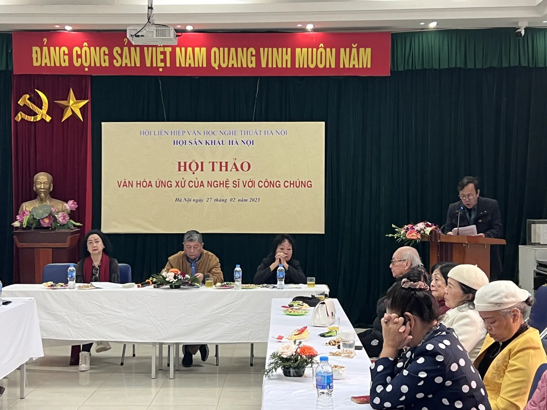 Quang cảnh hội thảo. Ảnh: Lại Tấn