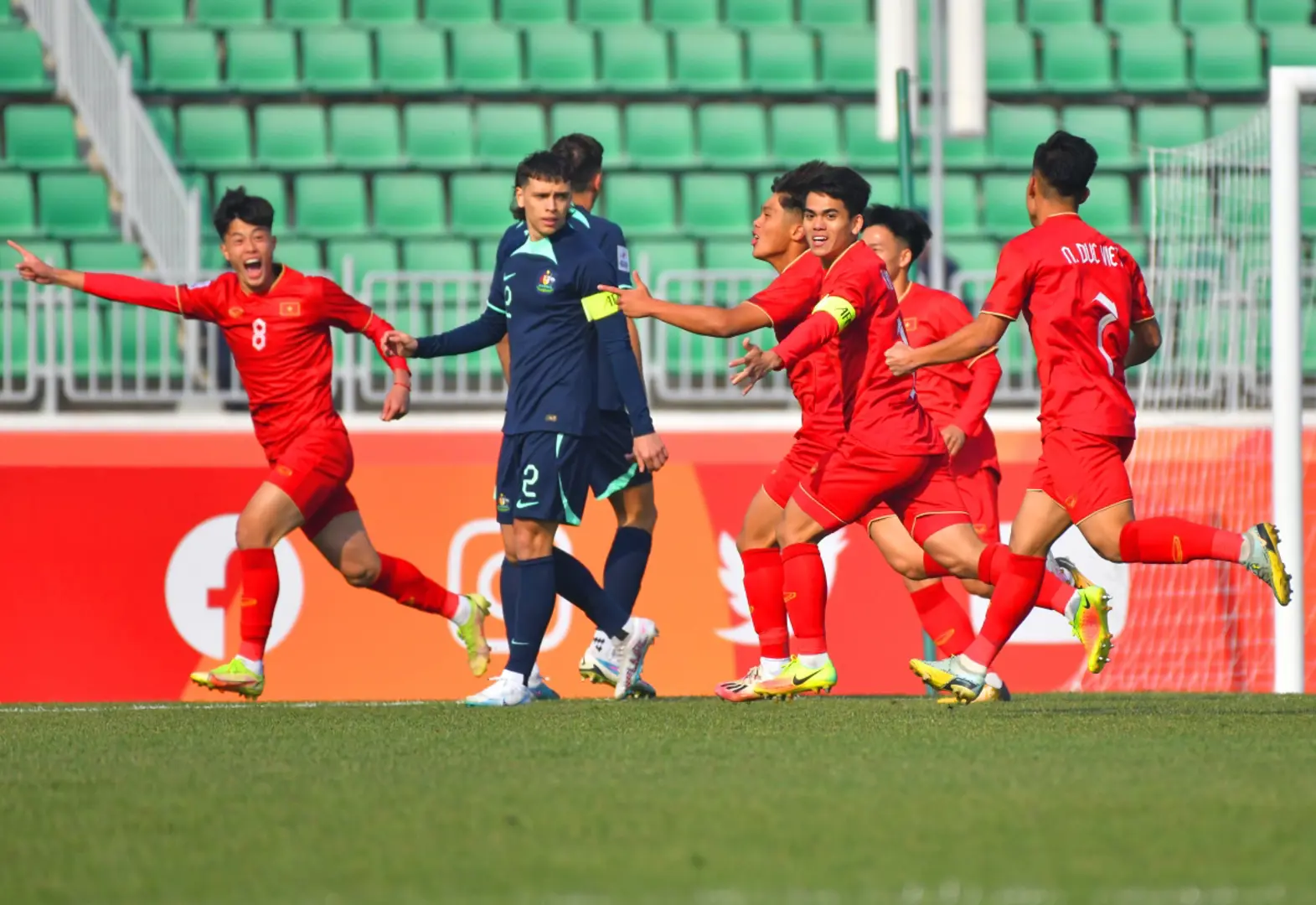 U20 Việt Nam 1 - 0 U20 Australia: Bất ngờ tại sân Istiqlol