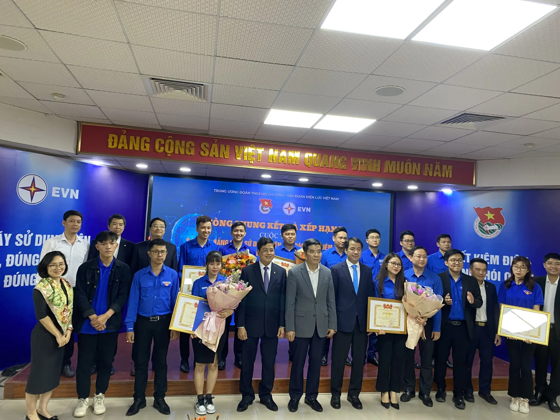 Trao giải sáng kiến sử dụng điện an toàn, hiệu quả