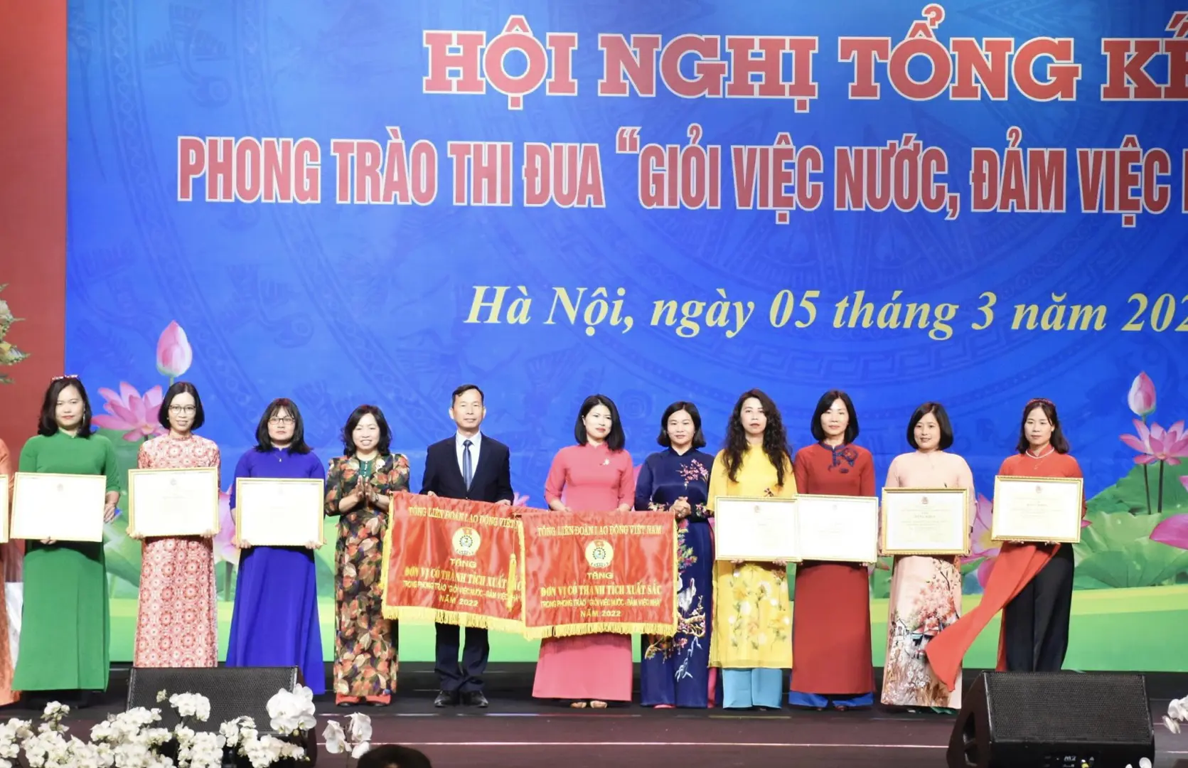 Hà Nội tôn vinh, tri ân nữ cán bộ, đoàn viên Công đoàn xuất sắc