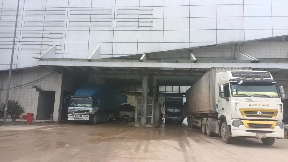 Nhộp nhịp cảnh xuất, nhập khẩu hàng hóa qua Cửa khẩu quốc tế Cầu Treo (Hà Tĩnh). Ảnh: Phạm Hoàng