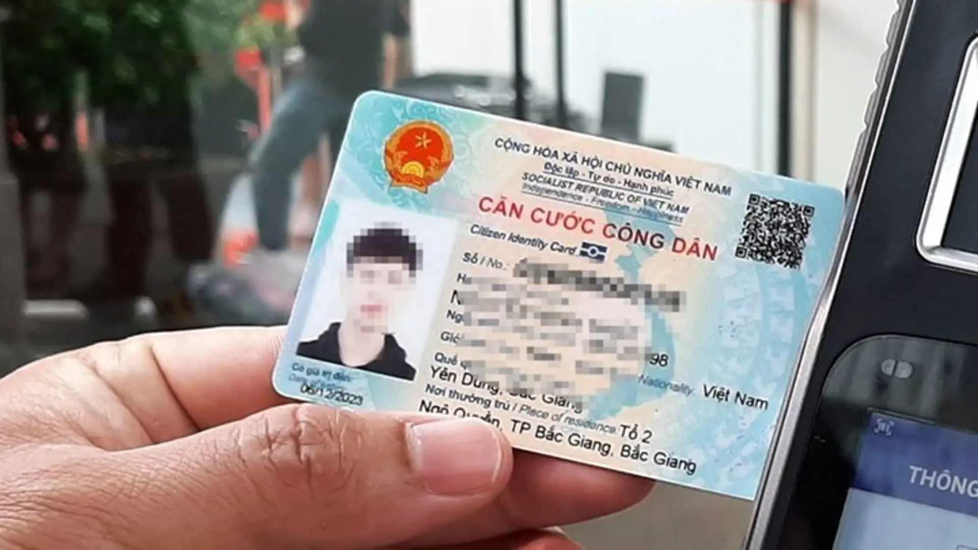 Có được sử dụng cùng lúc CMND và CCCD không?