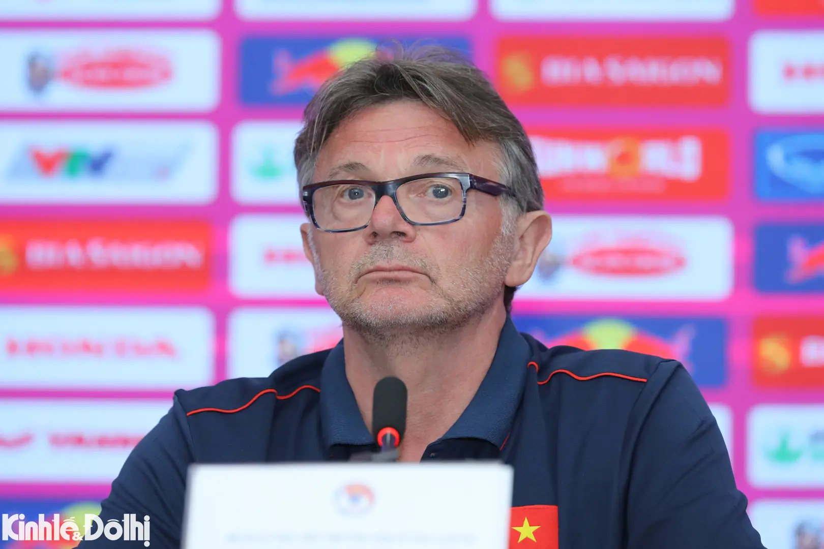 HLV Philippe Troussier: "Quang Hải cần thêm thời gian ở Pháp"