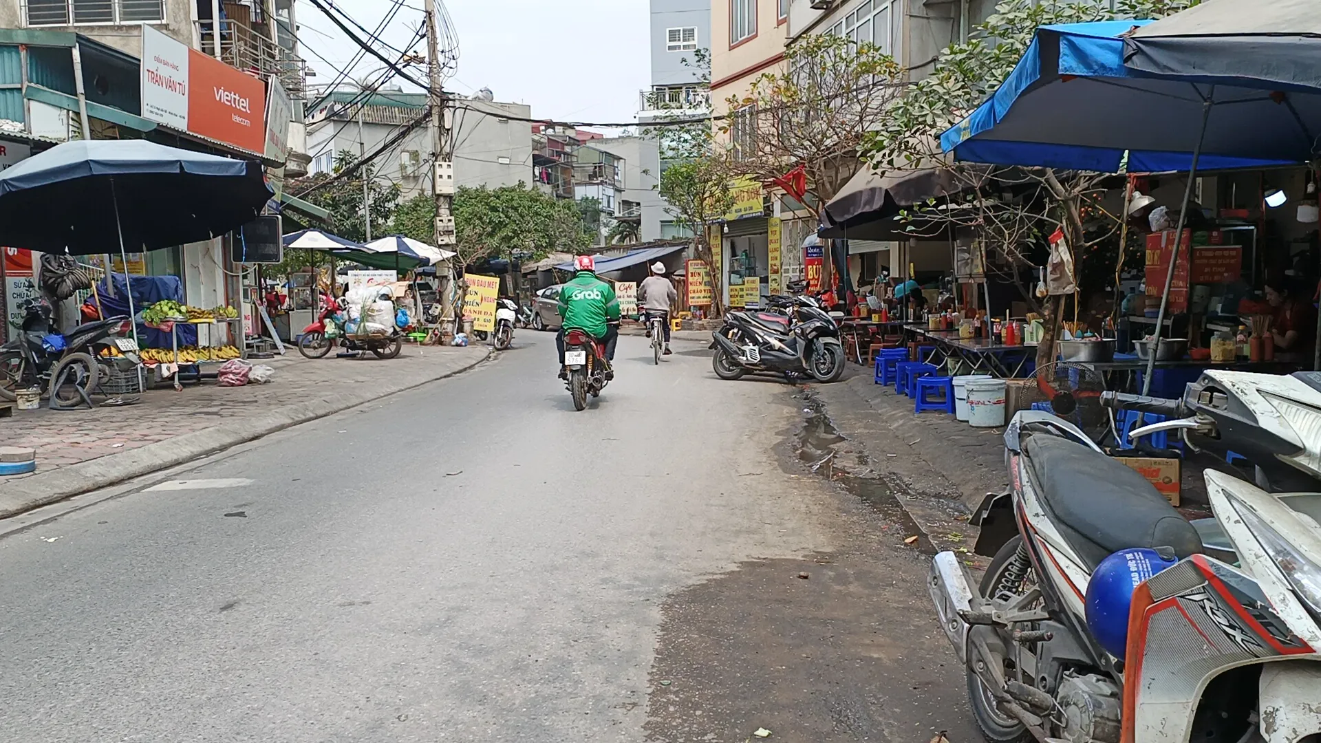 Bất an chợ “cóc” trong ngõ Gốc Đề