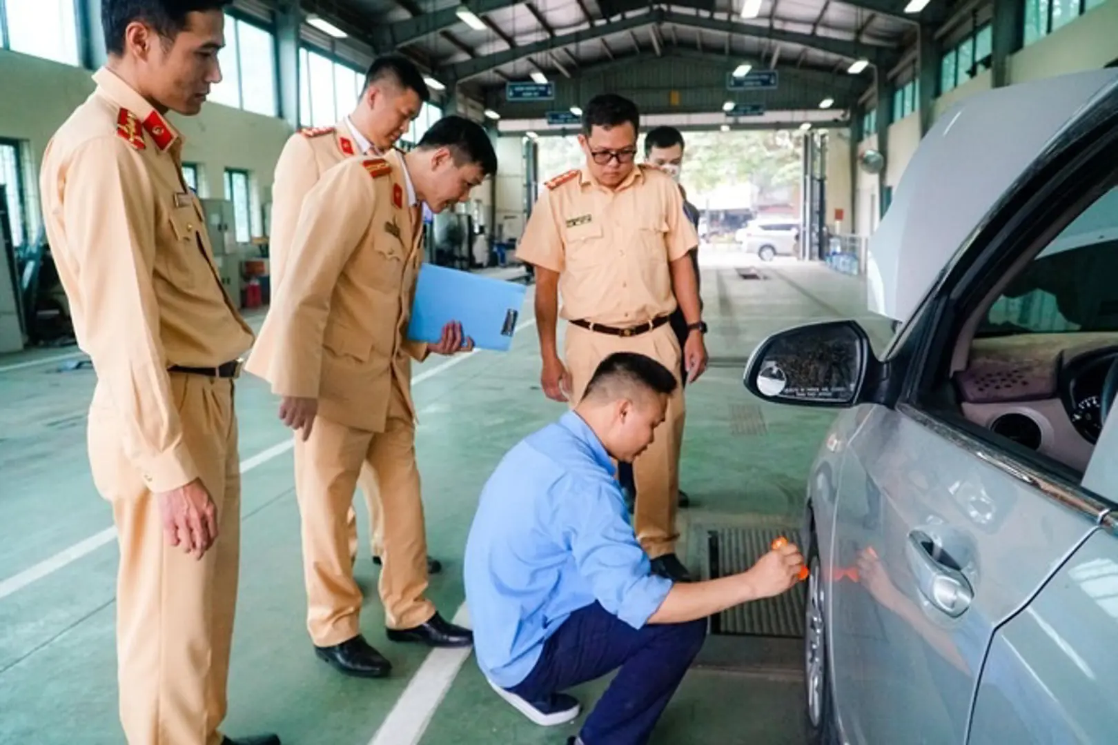 Danh sách 10 trung tâm đăng kiểm tại Hà Nội được bổ sung lực lượng CSGT