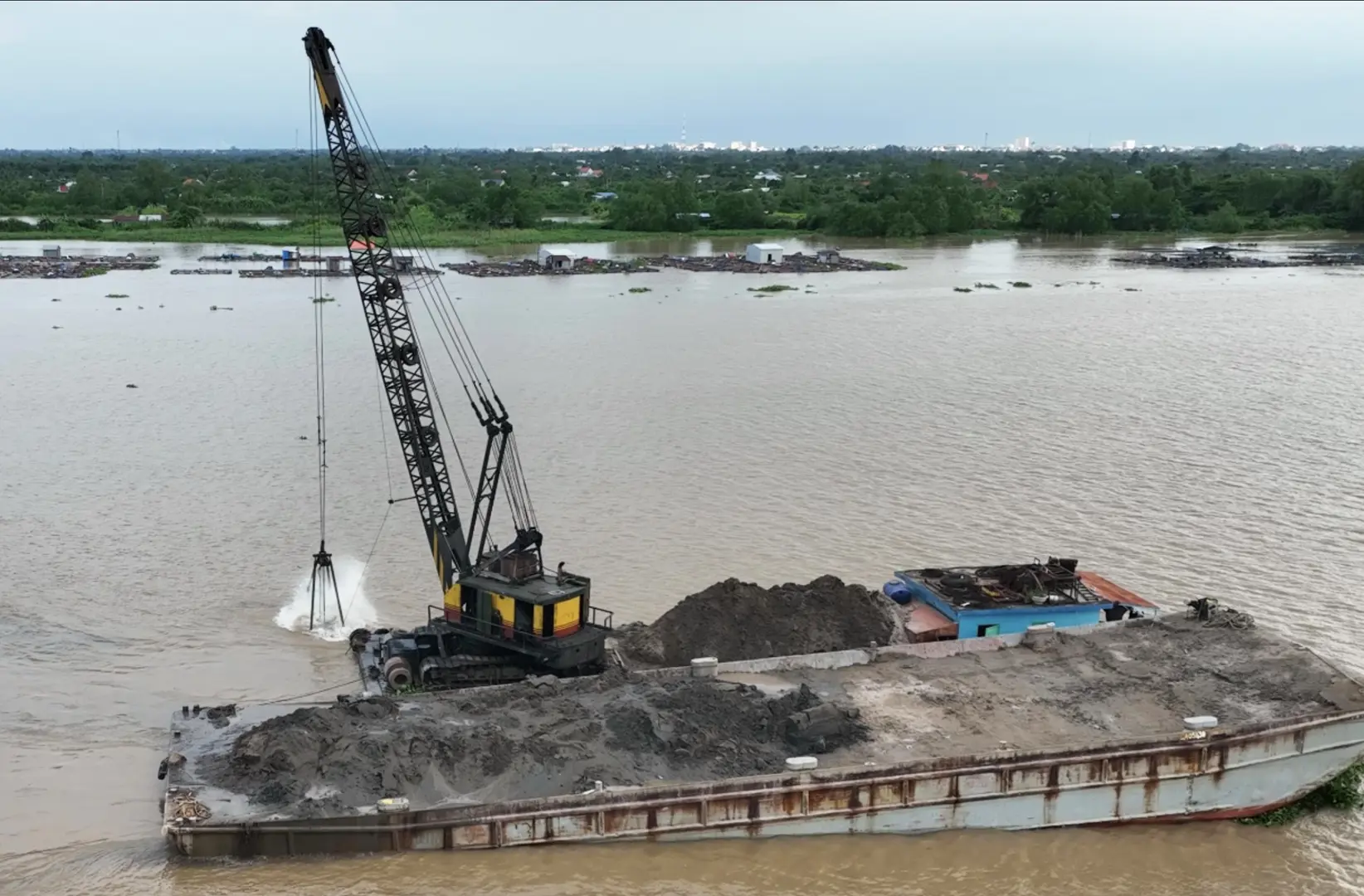 An Giang thành lập tổ chống thất thu cát trên sông Tiền và sông Hậu