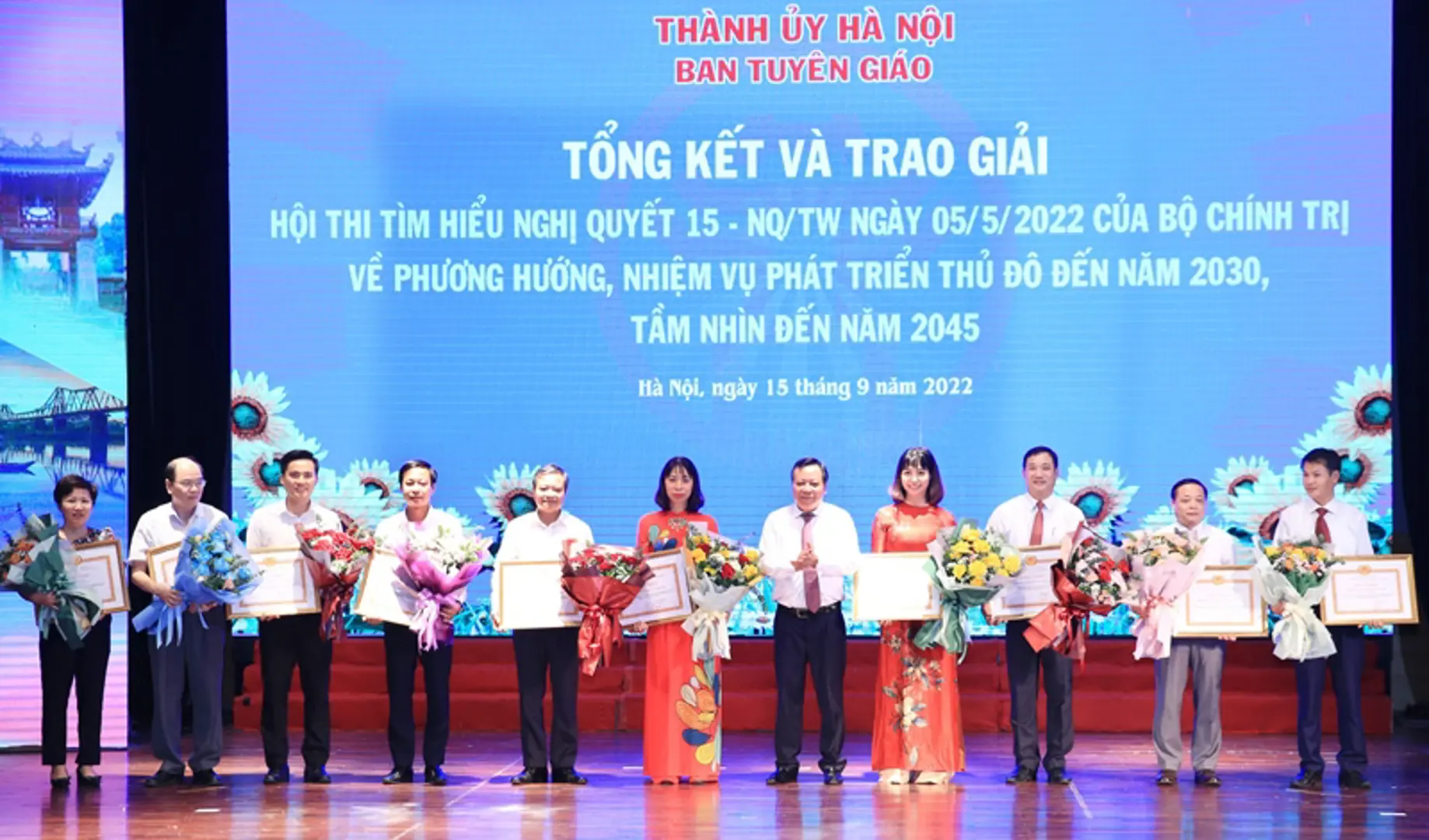 Xây dựng Đảng bộ Thành phố Hà Nội vững mạnh toàn diện