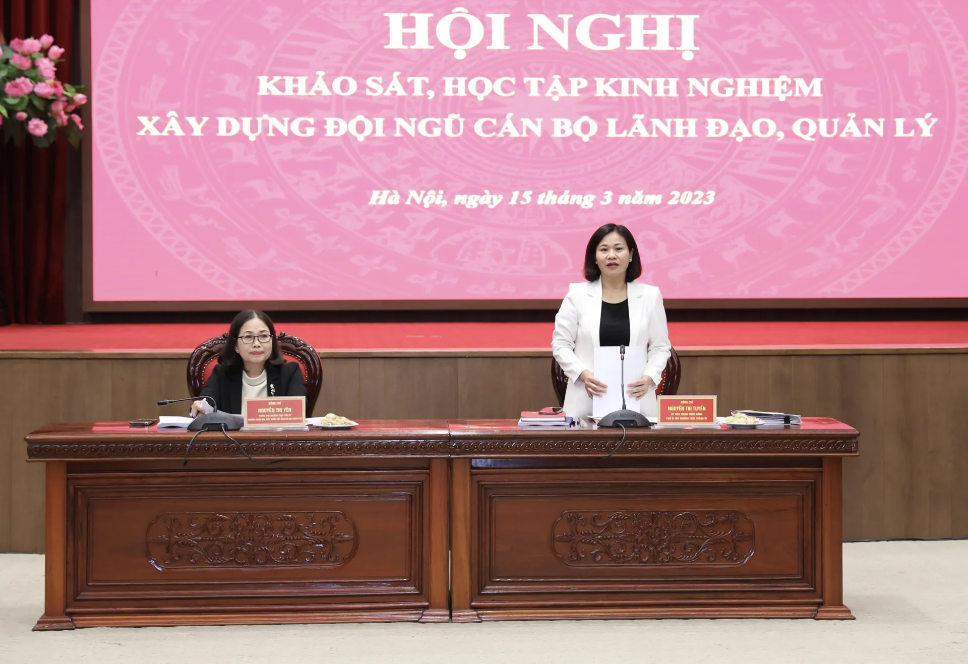 Phó Bí thư Thường trực Thành ủy Nguyễn Thị Tuyến phát biểu tại hội nghị. Ảnh: Phạm Hùng