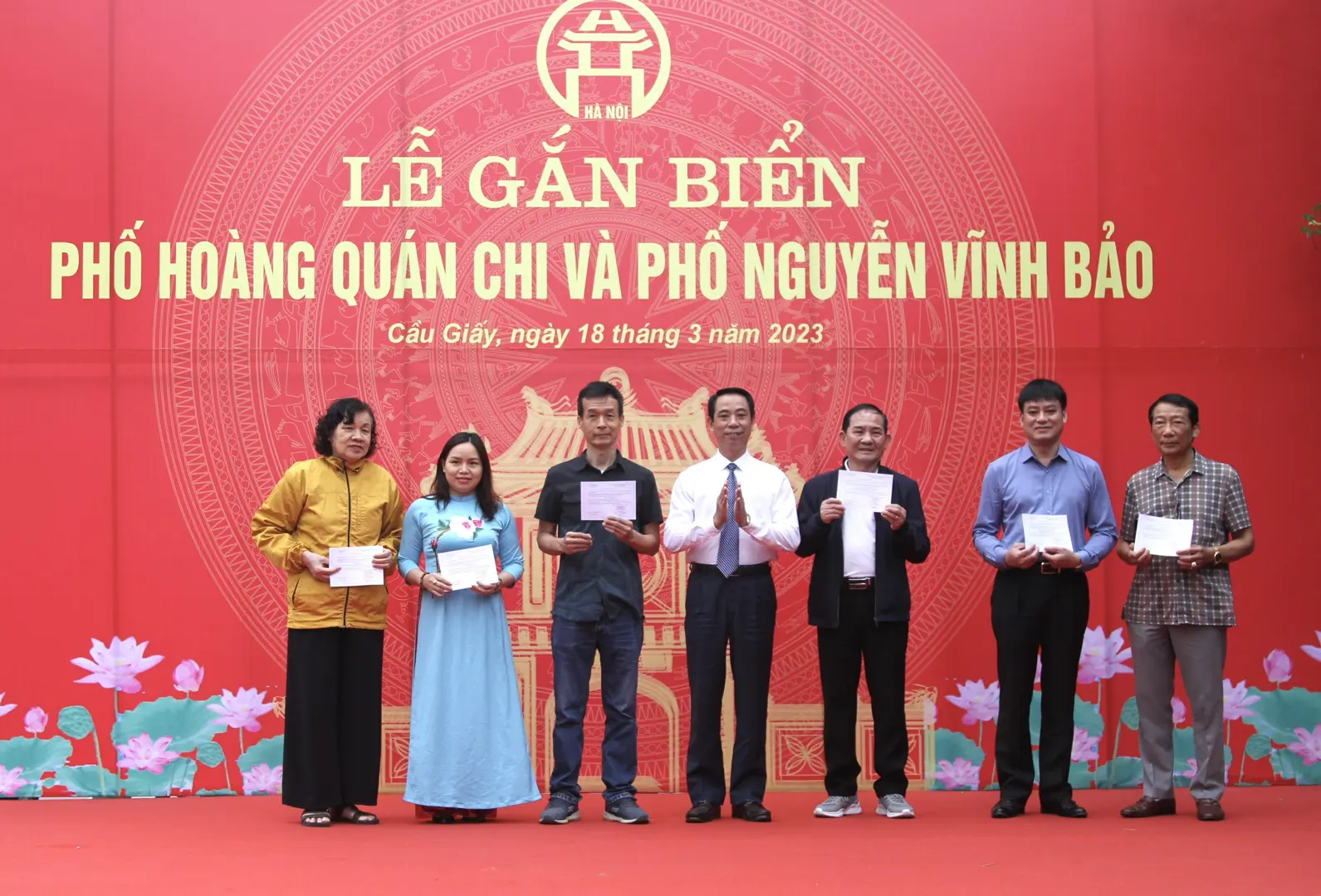 Quận Cầu Giấy gắn biển tên đường Hoàng Quán Chi, Nguyễn Vĩnh Bảo