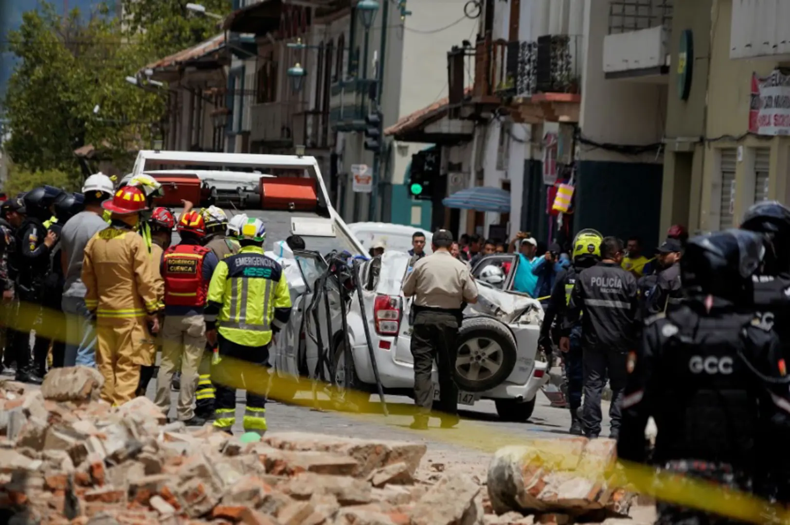 Động đất 6,8 độ richter tấn công Ecuador 