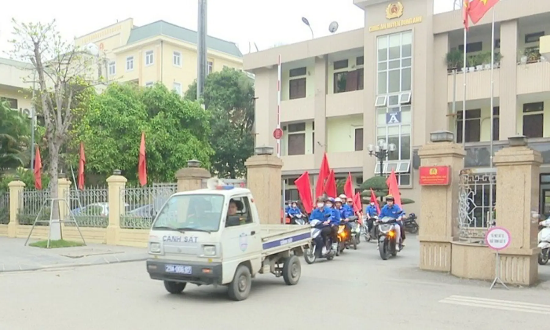 Huyện Đông Anh ra quân tuyên truyền lập lại trật tự vỉa hè