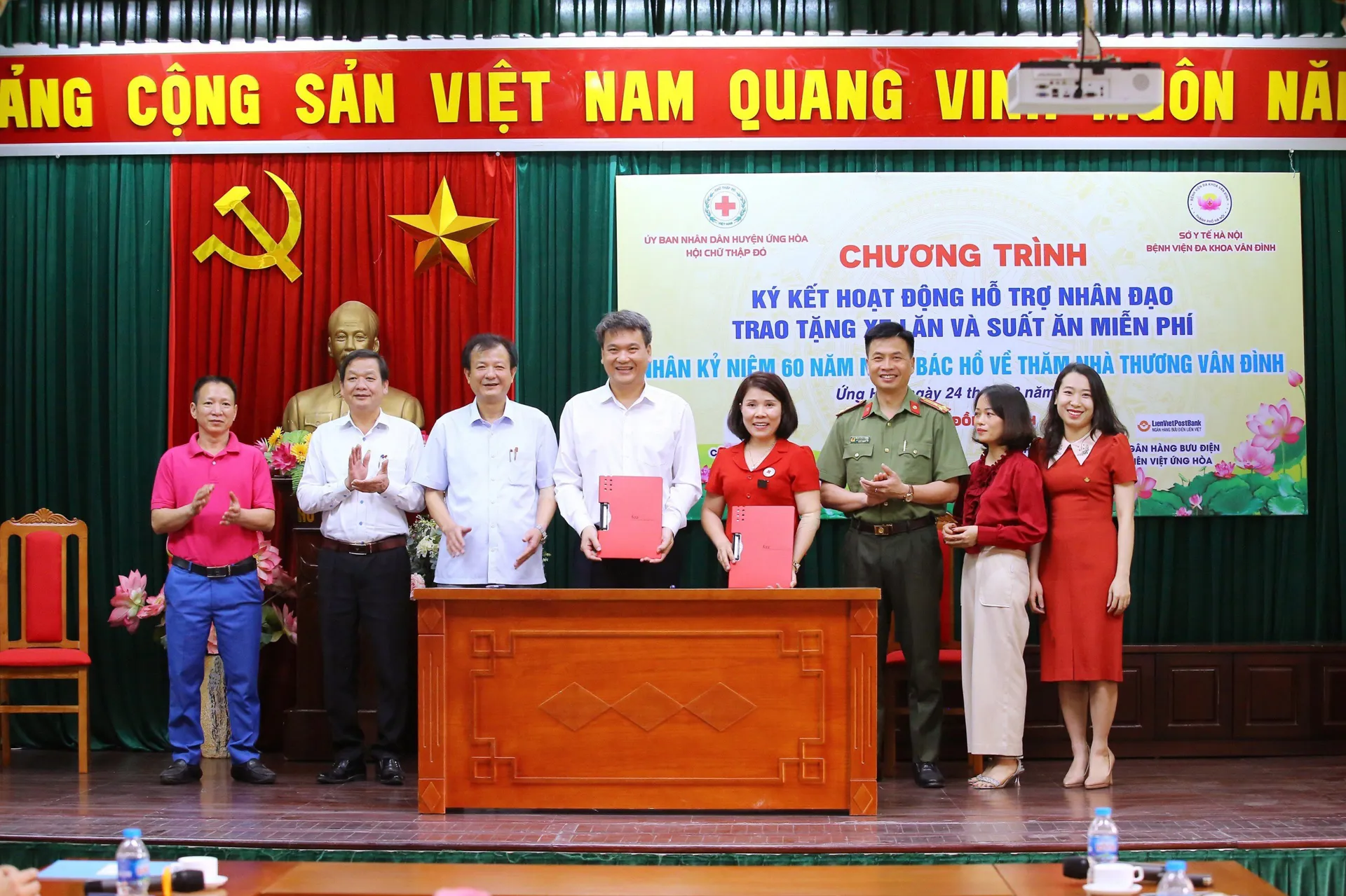 Ký kết hỗ trợ nhân đạo tại Bệnh viện đa khoa Vân Đình