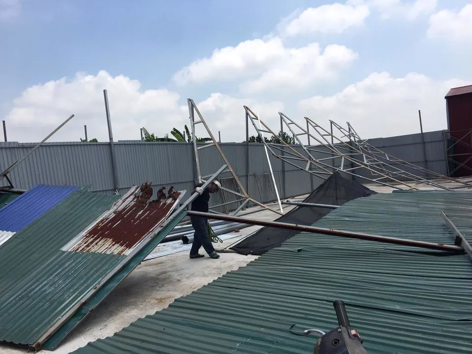 Tháo dỡ công trình vi phạm xây dựng trên đất nông nghiệp tại xã La Phù, huyện Hoài Đức. Ảnh: Công Tâm