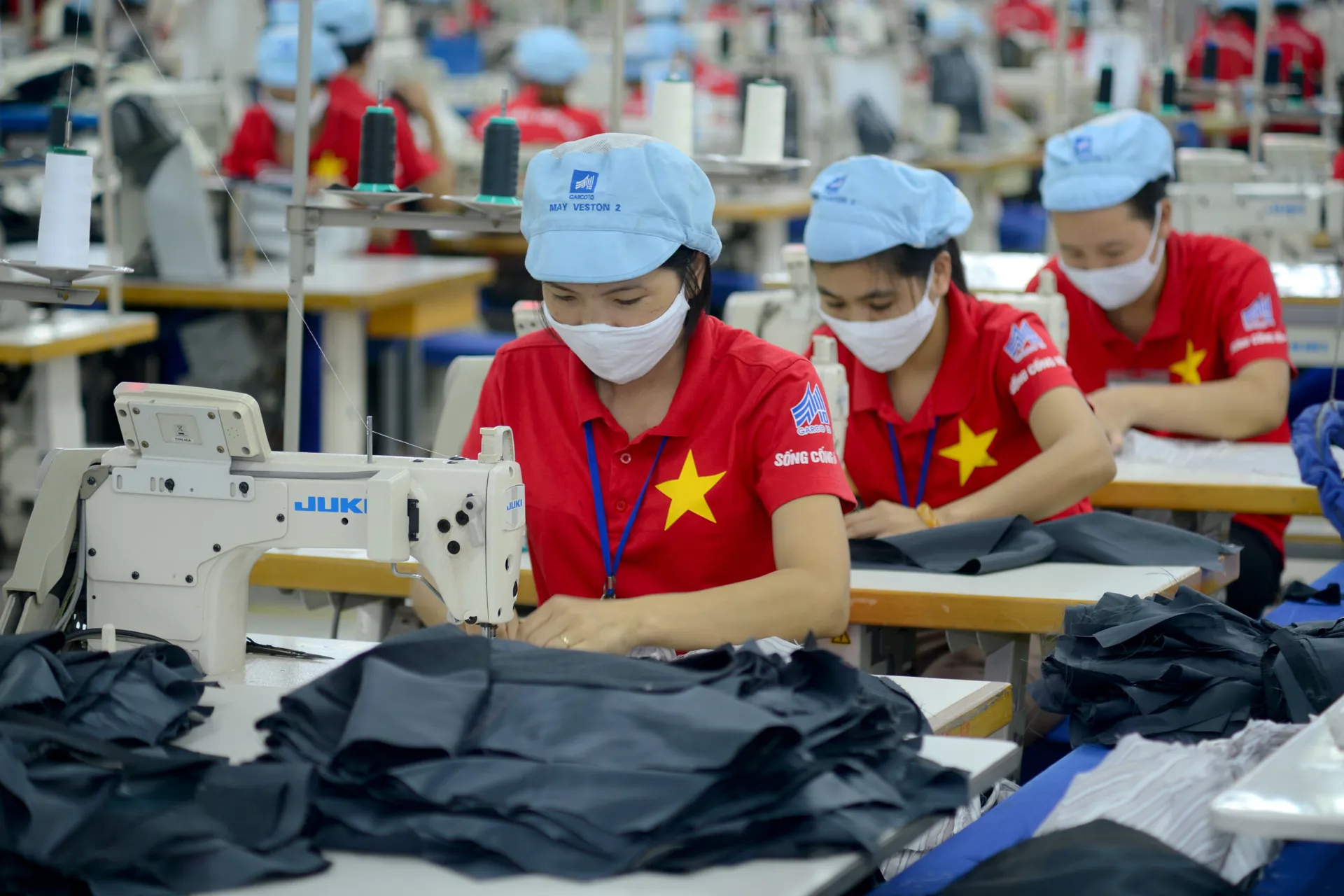 Tổng Công ty May 10 đã nỗ lực đưa ra những giải pháp tái cấu trúc doanh nghiệp để phát triển.