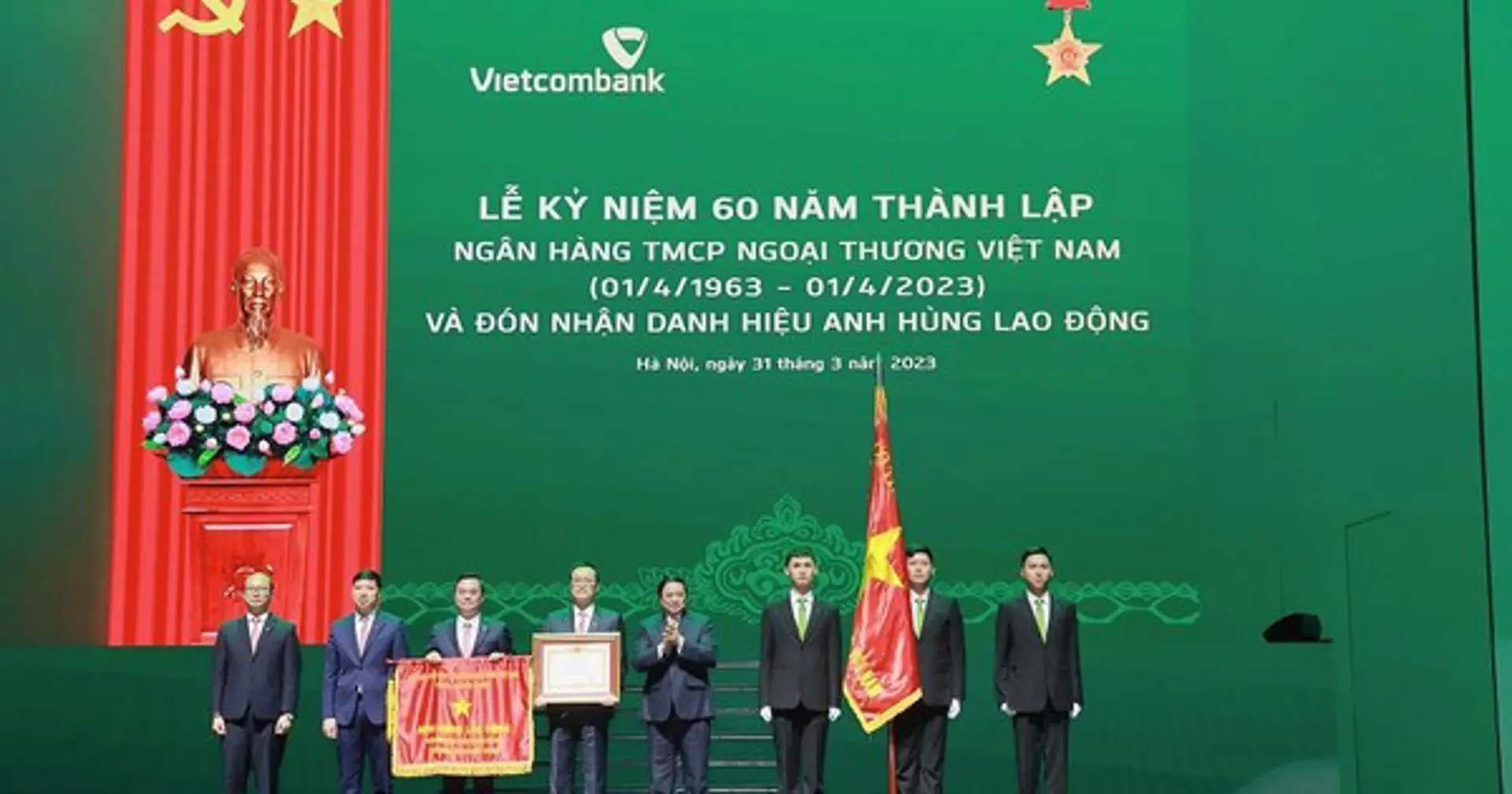 Vietcombank được đón nhận danh hiệu Anh hùng Lao động