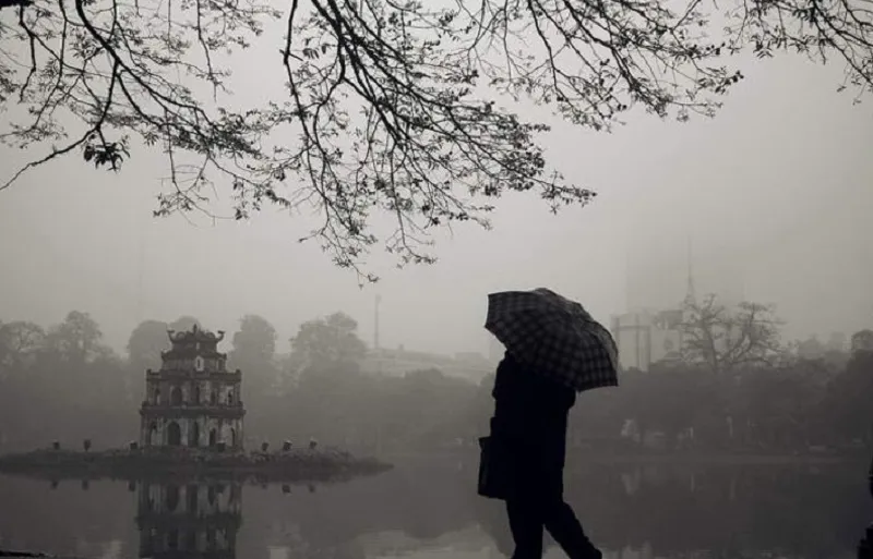 Dự báo thời tiết ngày 2/4/2023: Hà Nội nồm ẩm, mưa phùn, sương mù bao phủ
