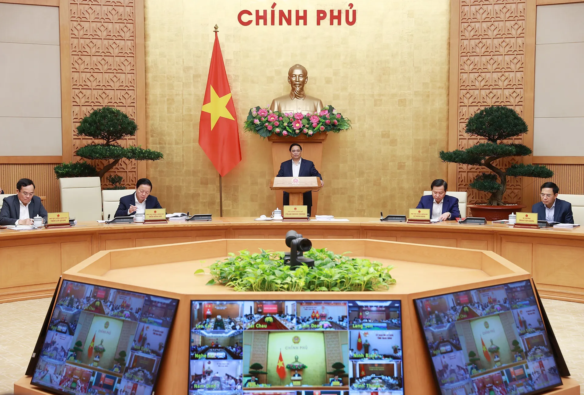 Thủ tướng Phạm Minh Chính chủ trì Hội nghị trực tuyến Chính phủ với địa phương. Ảnh: Dương Giang