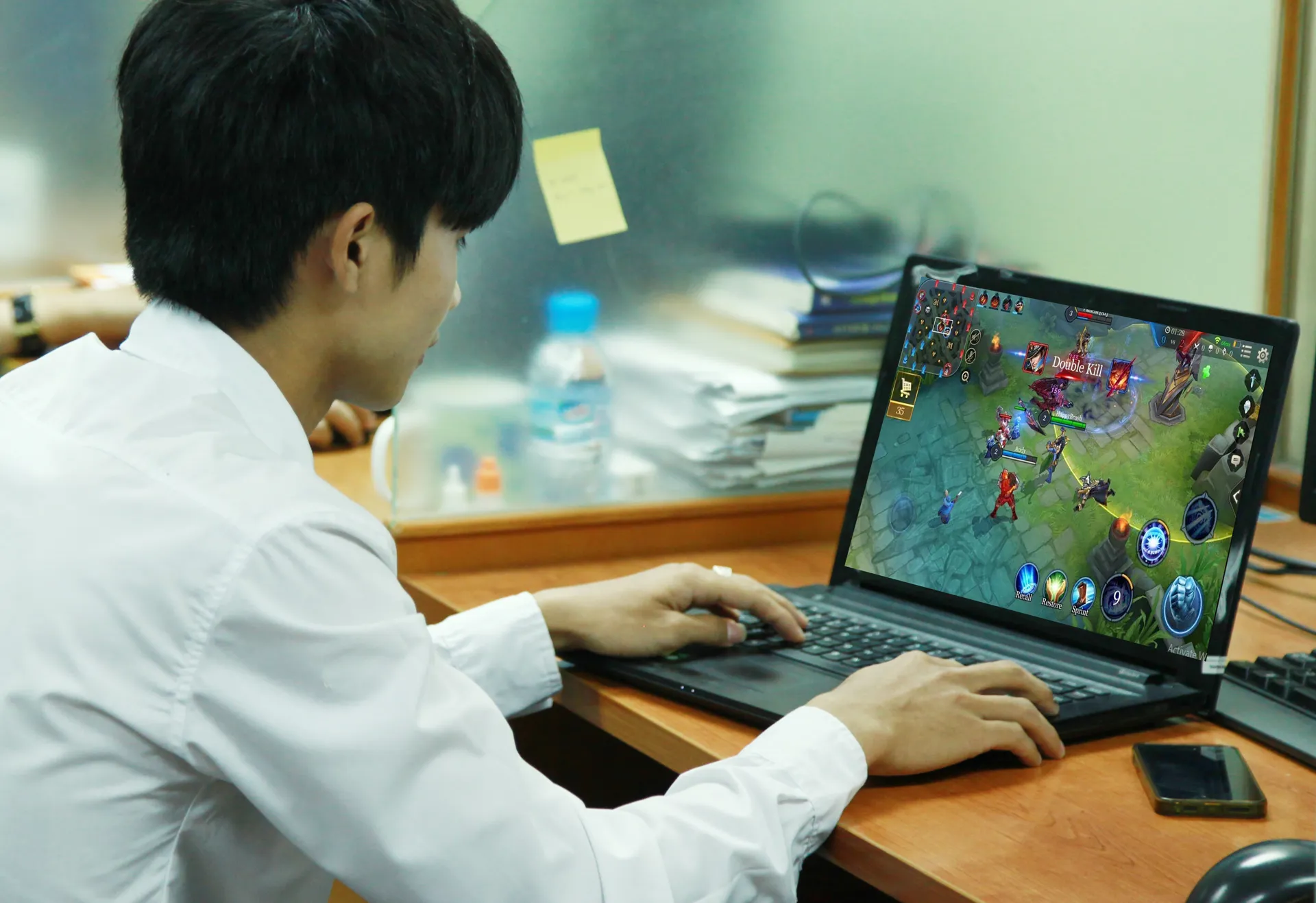 Đề xuất đánh thuế tiêu thụ đặc biệt với game của Bộ Tài chính đang bị cho là có tác dụng ngược. Ảnh: Phạm Hùng