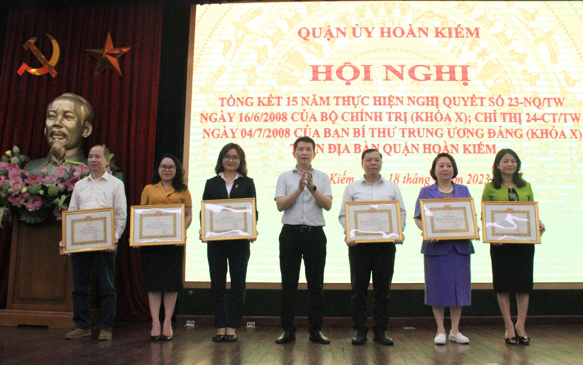 Hoàn Kiếm quan tâm phát triển lĩnh vực văn học nghệ thuật và nền đông y