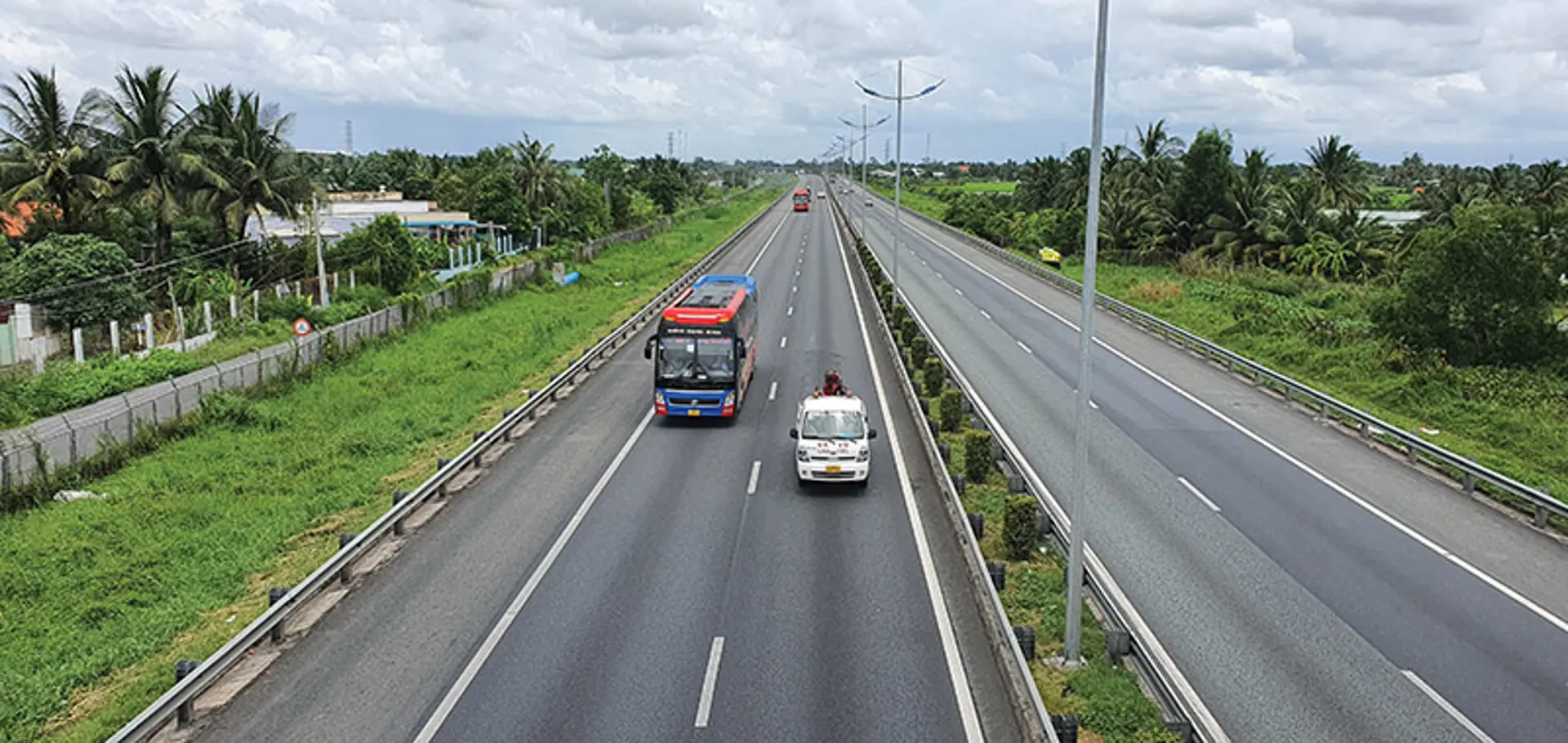 Rà soát cao tốc 4 làn xe để nâng tốc độ hạn chế lên 90 km/h