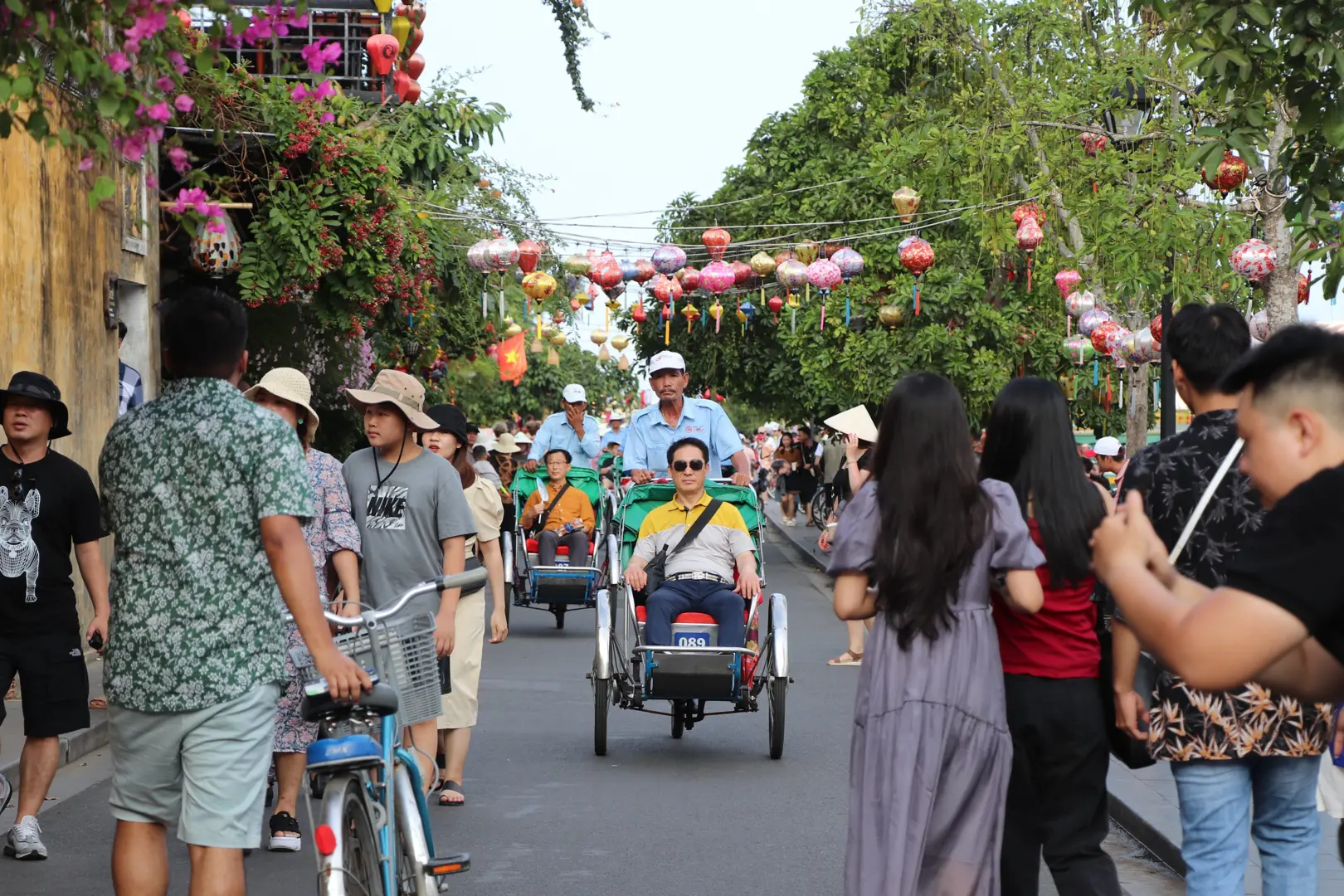 Hội An kín khách dịp lễ 30/4-1/5