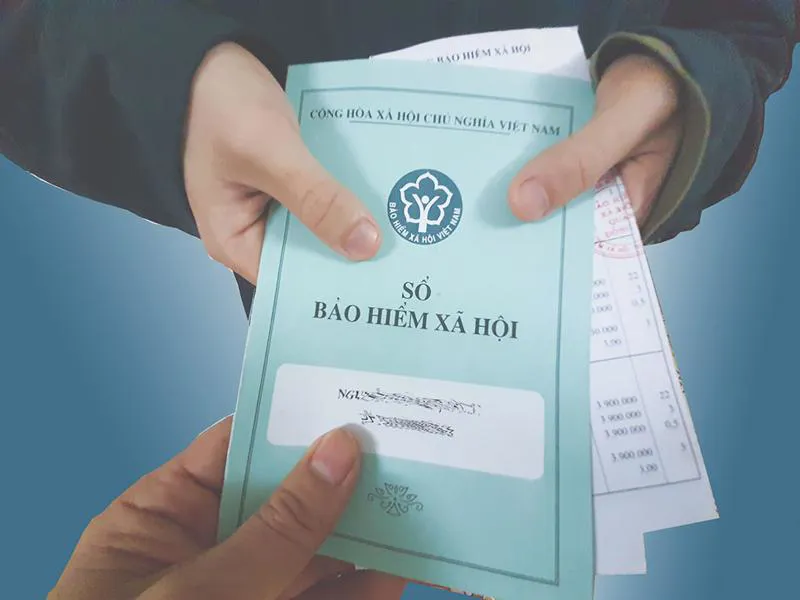 Tại sao người dân bán sổ bảo hiểm?