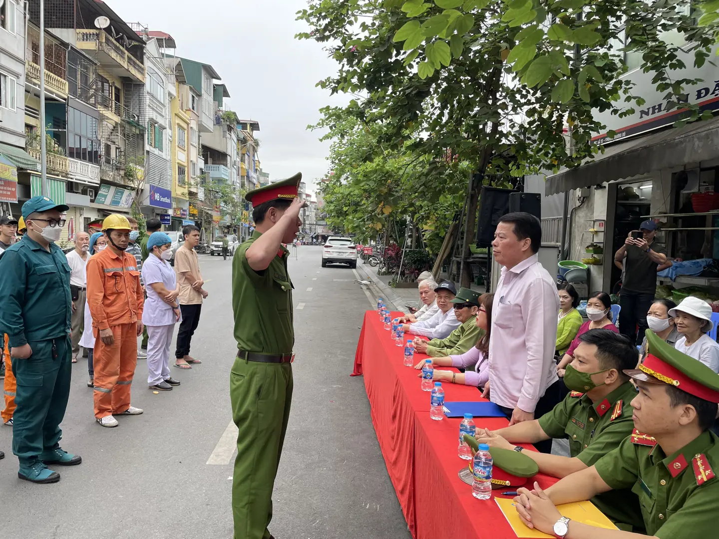 Quận Hoàn Kiếm: Diễn tập phương án chữa cháy tại Tổ liên gia an toàn PCCC