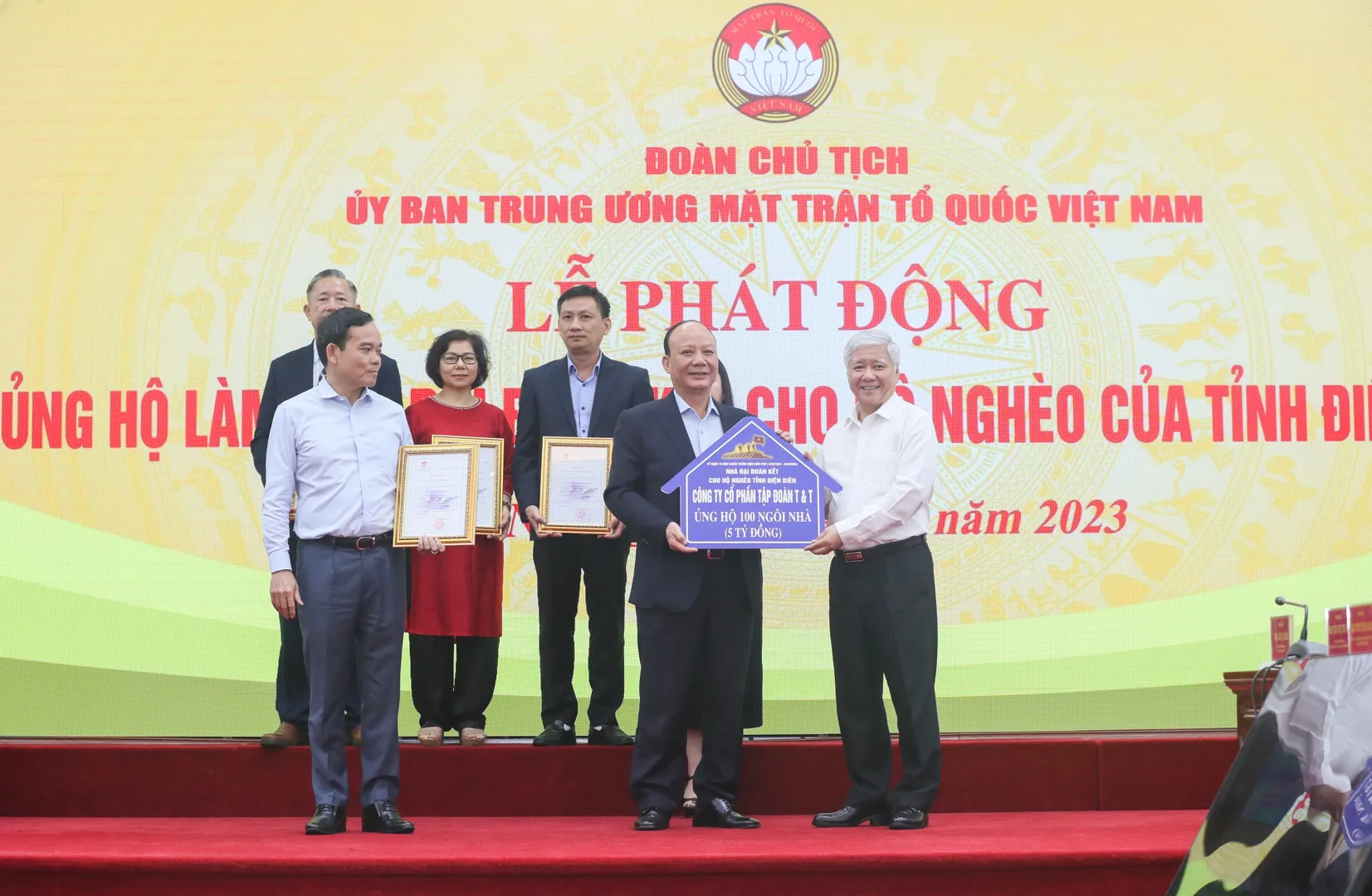 T&T Group ủng hộ 5 tỷ đồng làm nhà cho người nghèo tỉnh Điện Biên