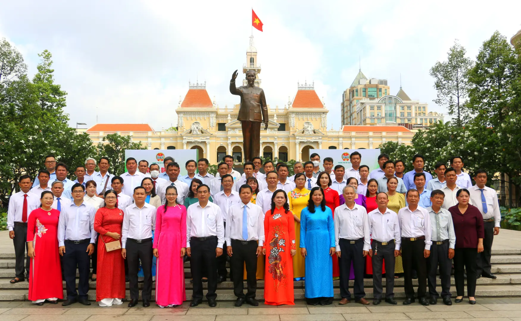 Nhiều tập thể, hội viên nông dân giúp nhau làm giàu, giảm nghèo bền vững