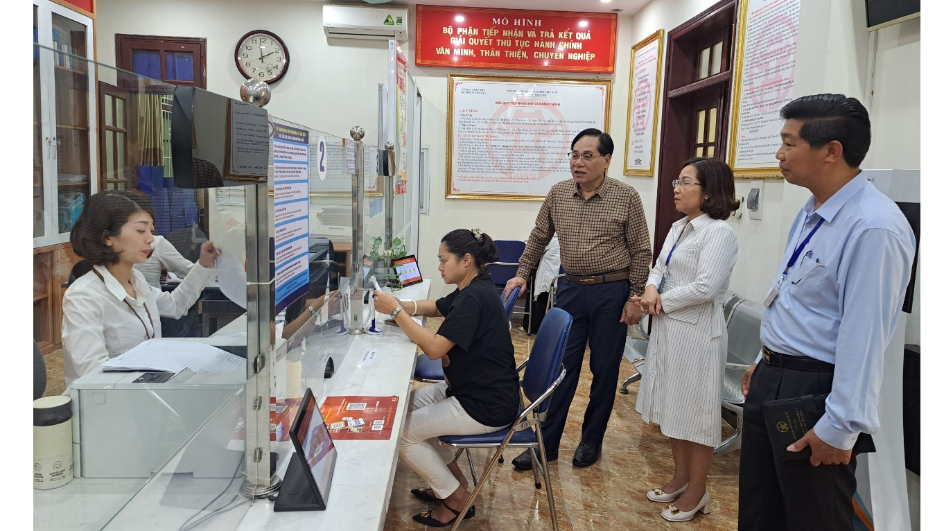 Để cán bộ dám nghĩ, dám làm