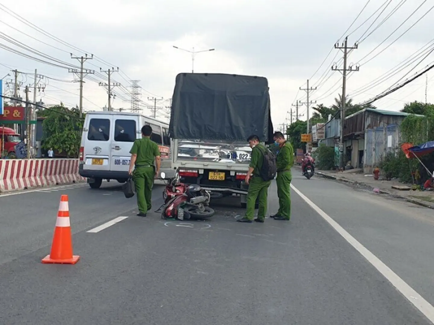 Tai nạn giao thông ngày 24/5/2023: Đâm đuôi xe tập lái, nam thanh niên tử vong