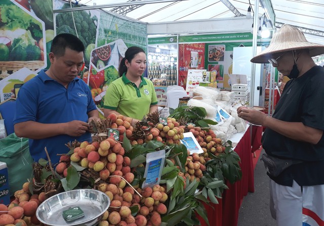 Hanoi cooperates with provinces for safe fruits and farm produce supply