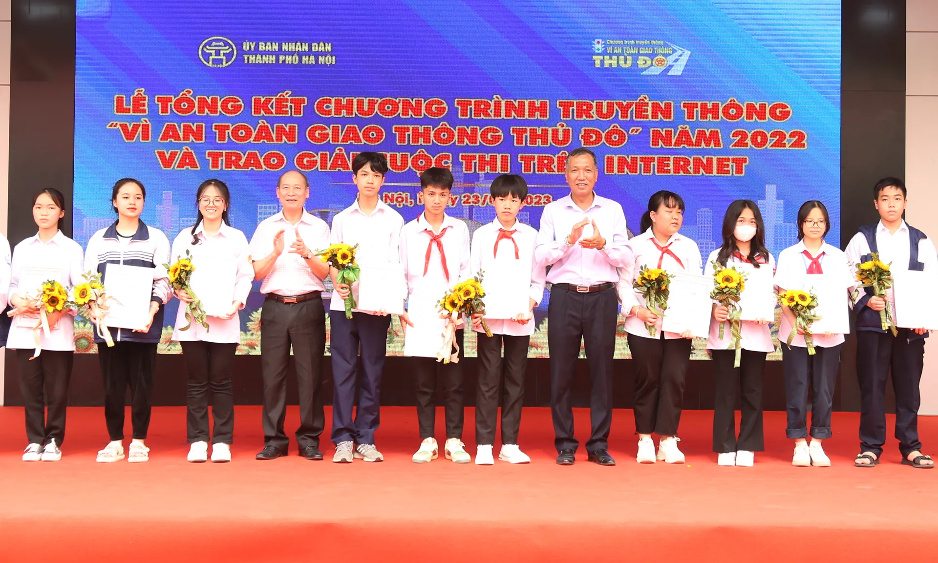 Lễ trao giải cuộc thi ATGT trên Internet do Báo Kinh tế & Đô thị tổ chức, tháng 3/2023. Ảnh: Thanh Hải