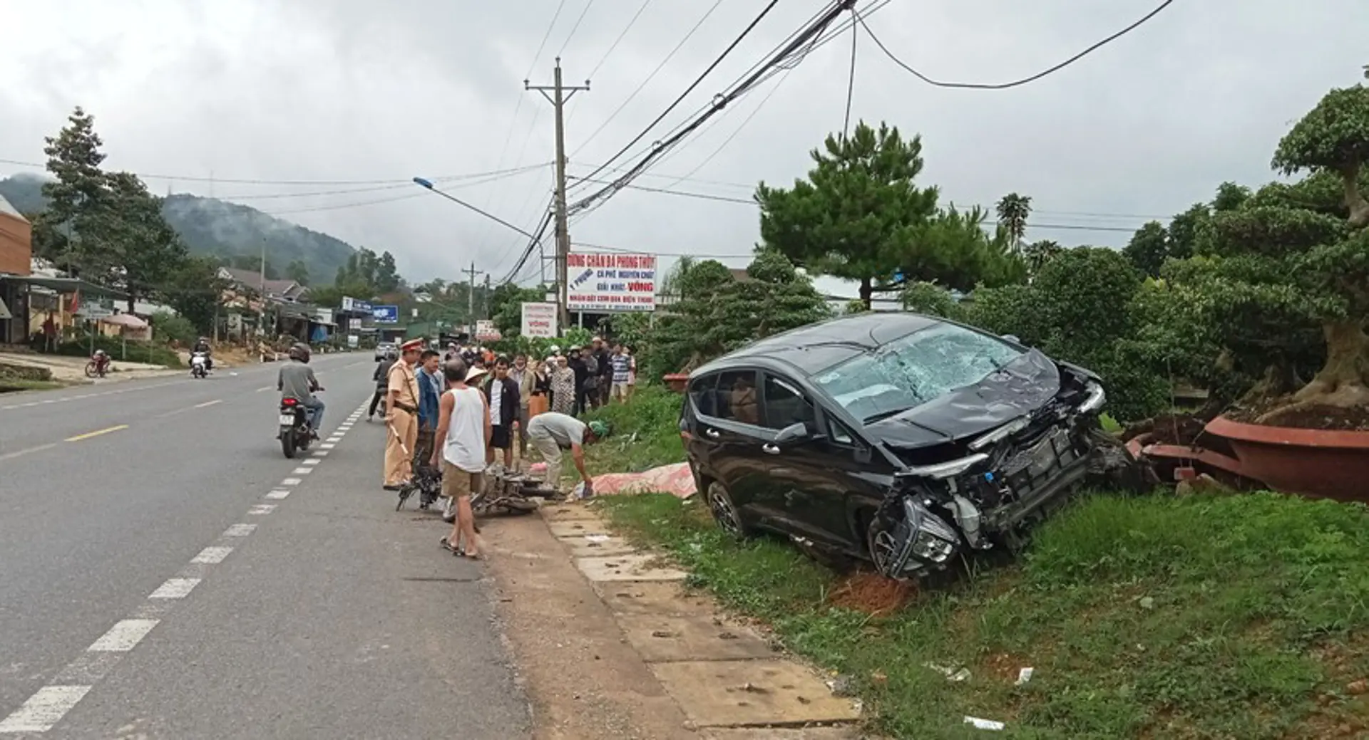 Tai nạn giao thông ngày 9/6/2023: 6 ô tô tông nhau trên cầu 