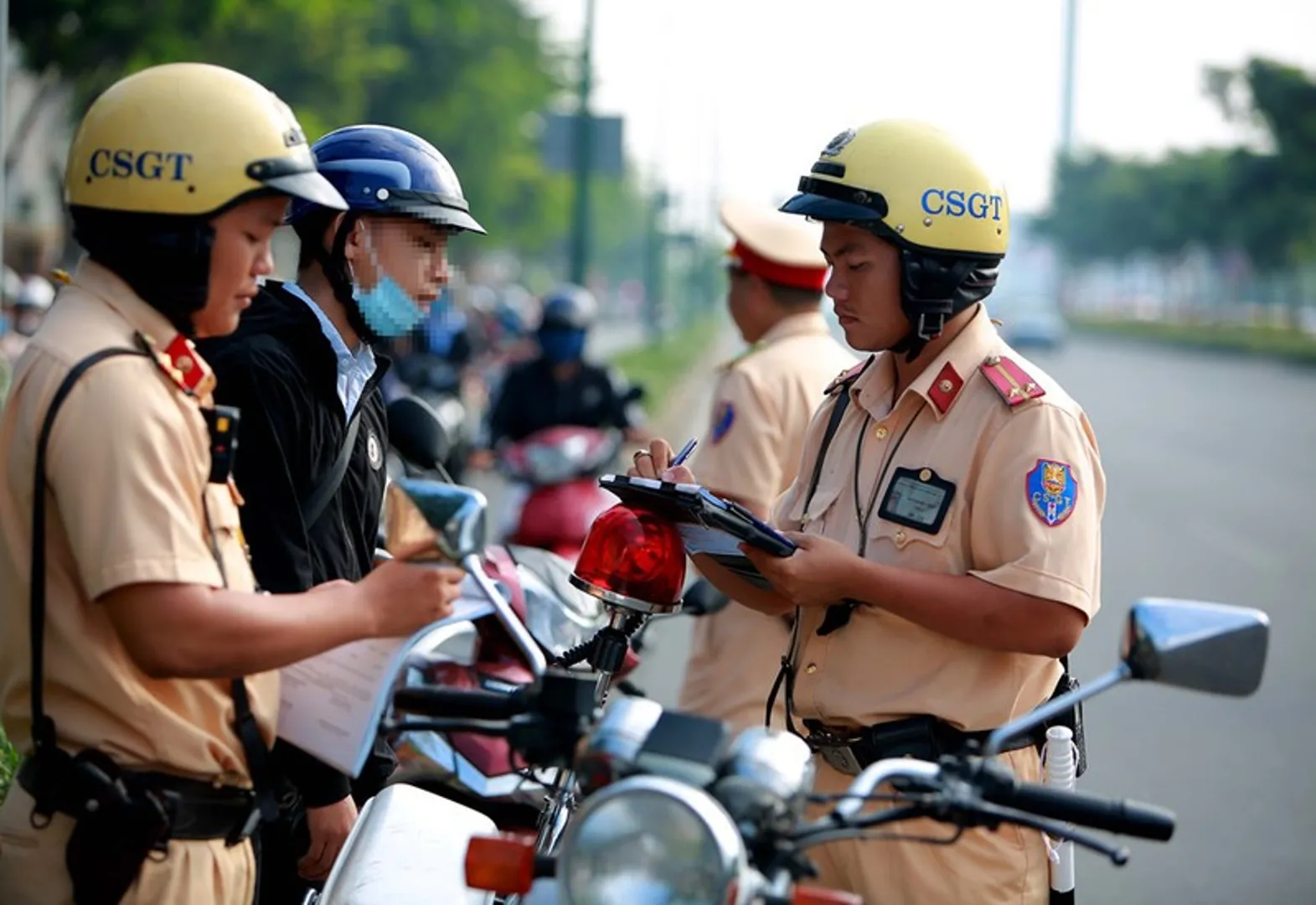 Hà Nội: Phát hiện, xử lý 731 trường hợp vi phạm giao thông trong ngày 10/6/2023