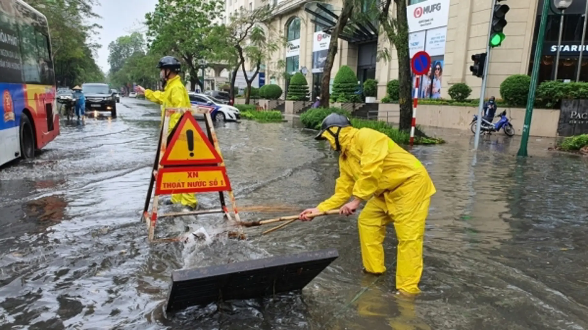 Hà Nội lên phương án thoát nước mùa mưa