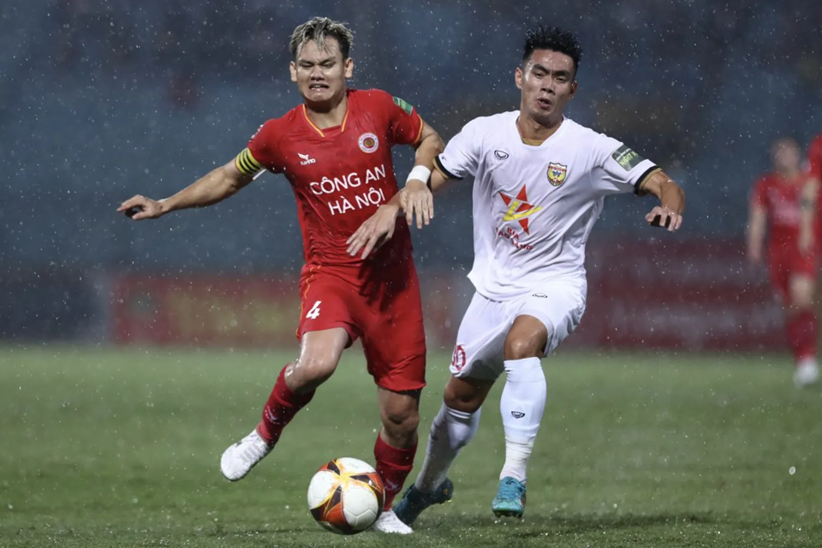 Đội CAHN có những chiến thắng liên tiếp để đứng đầu bảng xếp hạng V-League 2023.