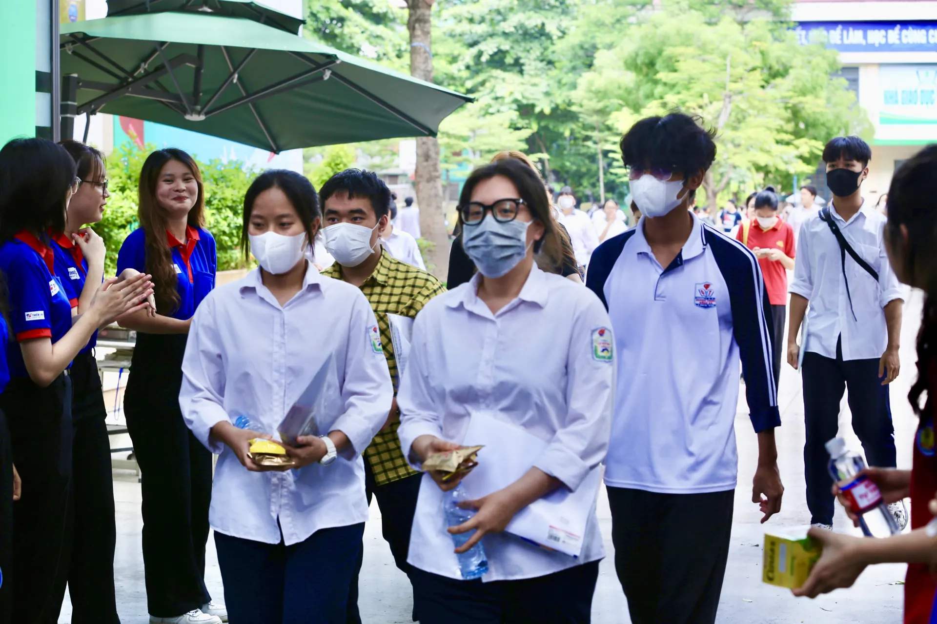 Như năm trước, năm nay, tỷ lệ thí sinh chọn bài thi tổ hợp Khoa học tự nhiên vẫn nhiều hơn thí sinh chọn bài thi tổ hợp Khoa học xã hội (Ảnh: Duy Khánh)
