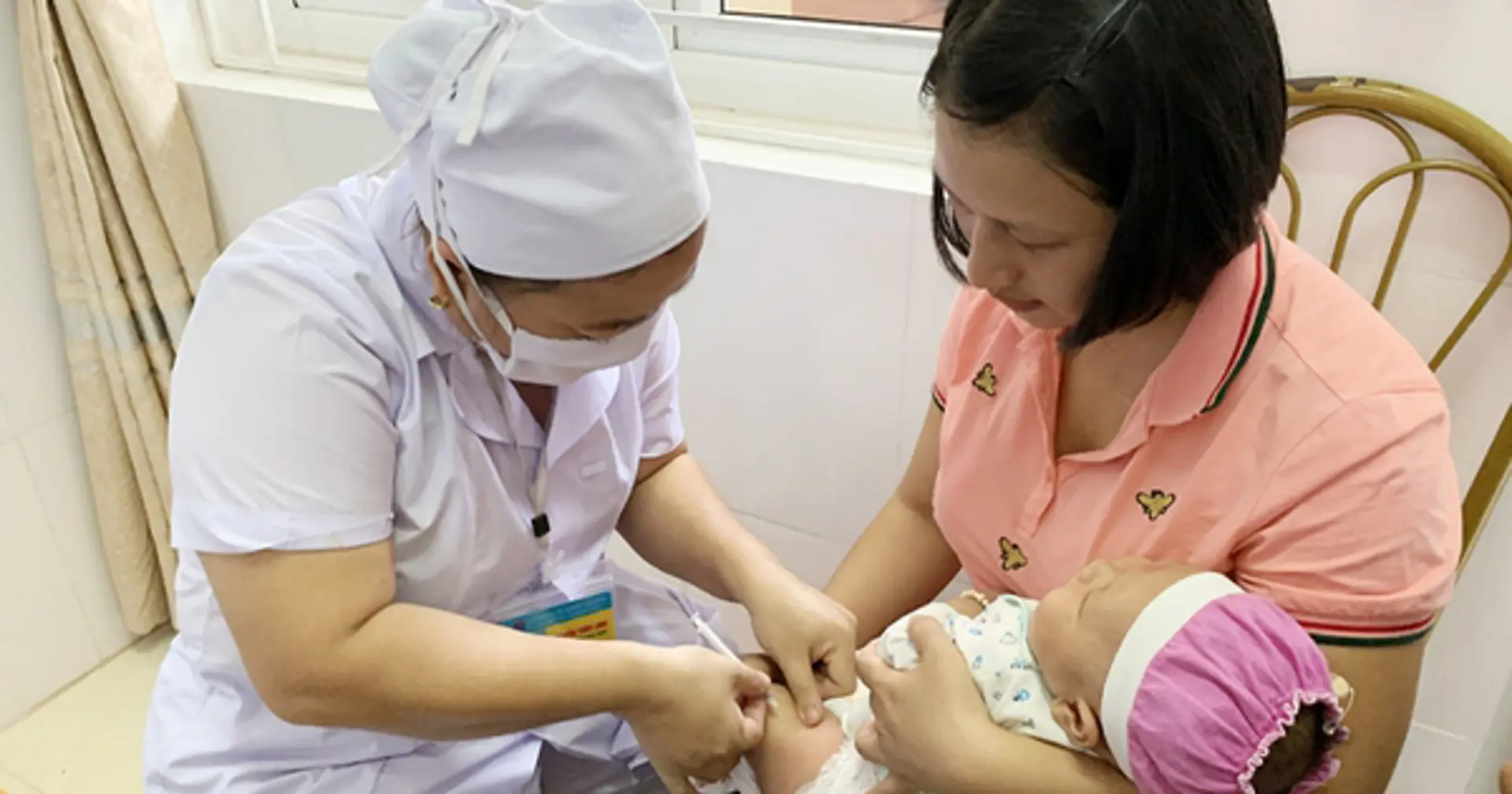 Tiếp tục bố trí ngân sách để mua vaccine tiêm chủng mở rộng