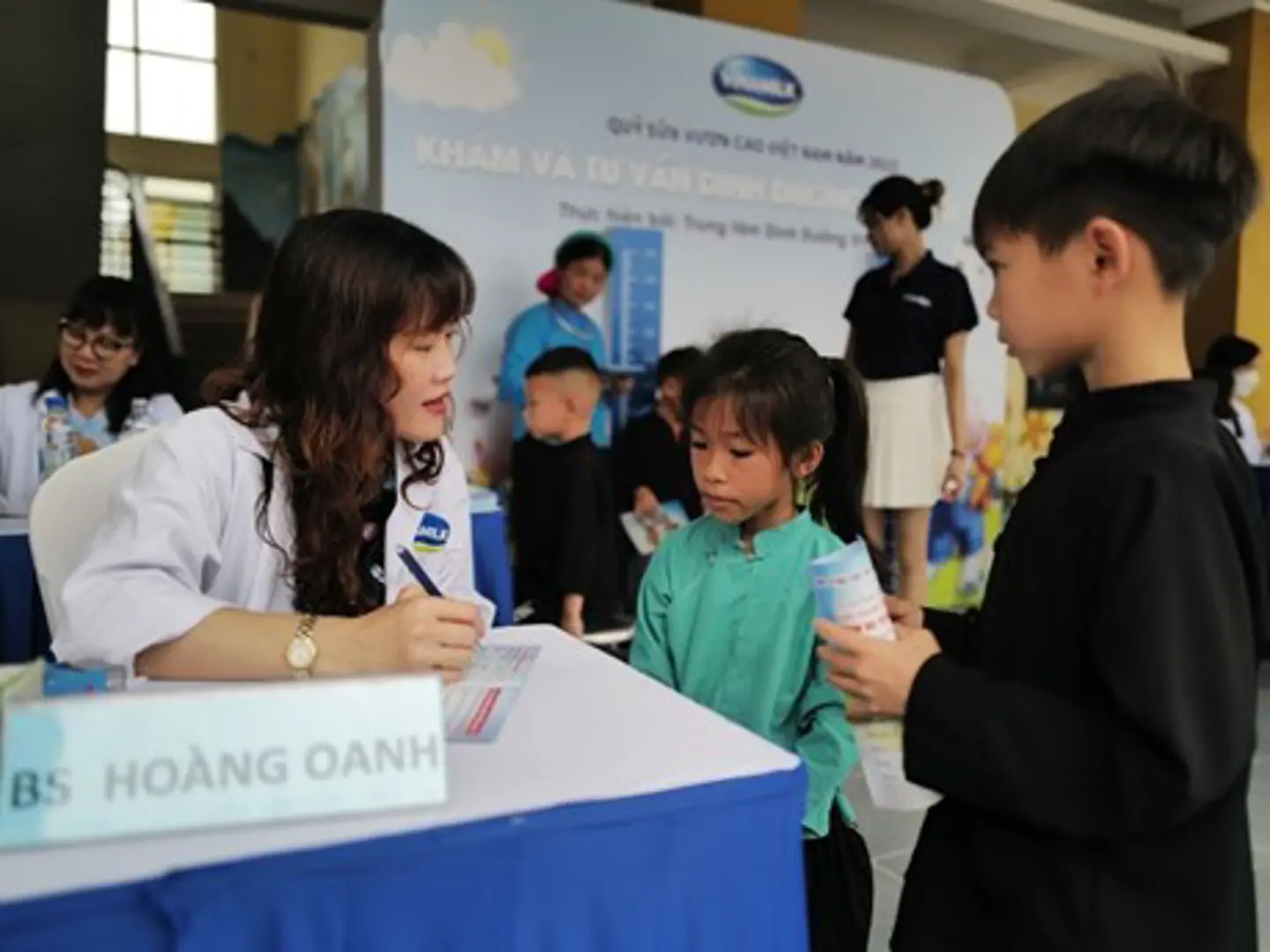 Theo chân Quỹ sữa trên những hành trình “trao sữa, gửi niềm vui” 