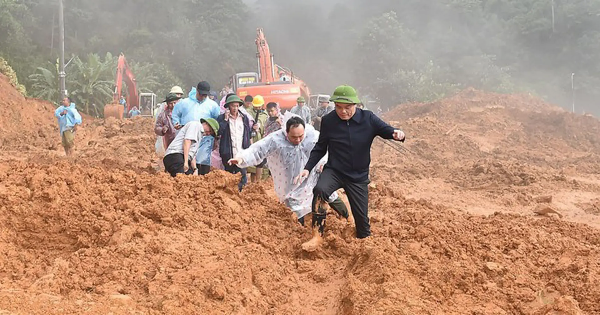 Sạt lở tại Lâm Đồng: Phó Thủ tướng Trần Lưu Quang đến hiện trường