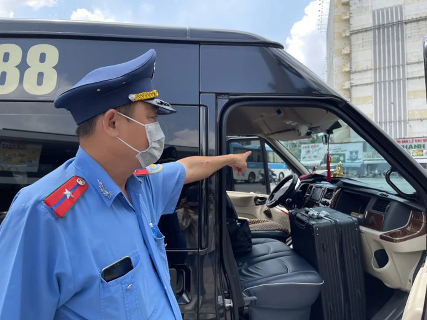 TP Hồ Chí Minh: Tăng cường kiểm tra, xử lý xe dù bến cóc