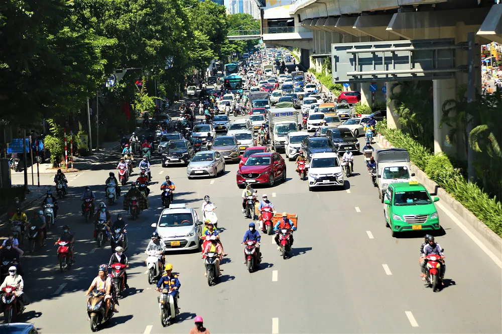 Điều chỉnh dải phân cách trên đường Nguyễn Trãi