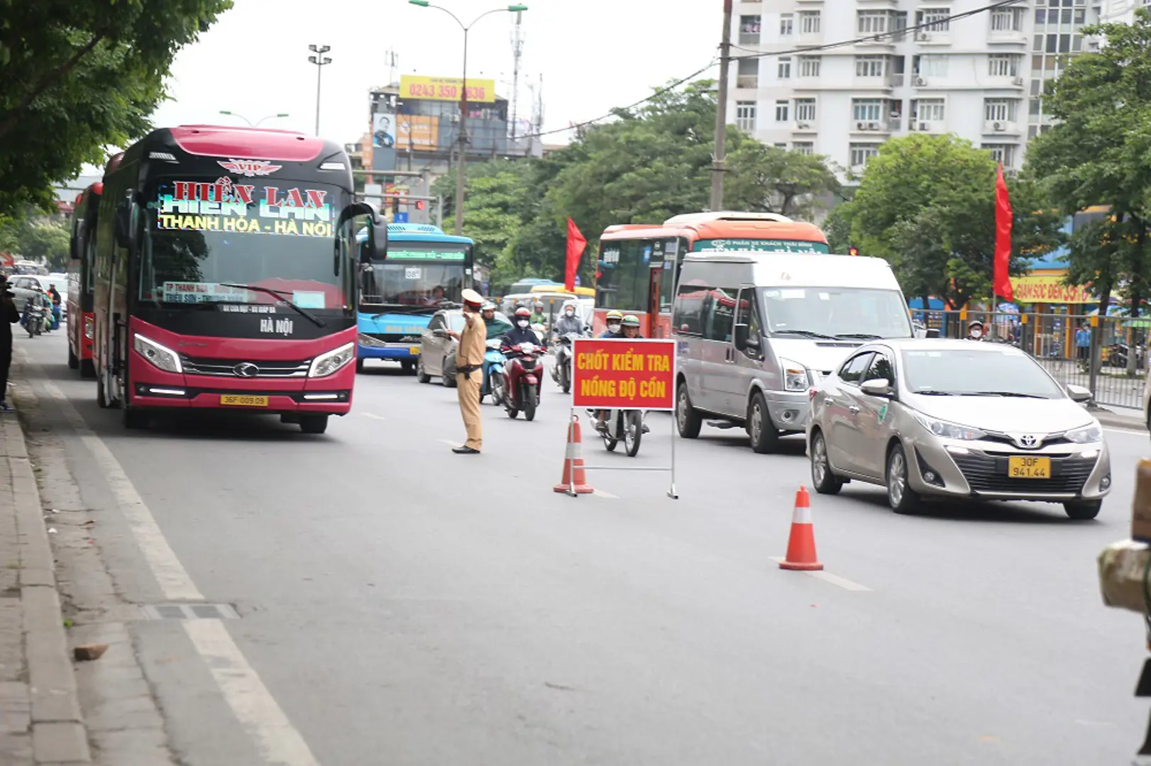 Hà Nội: Phát hiện, xử lý 596 trường hợp vi phạm Luật Giao thông đường bộ