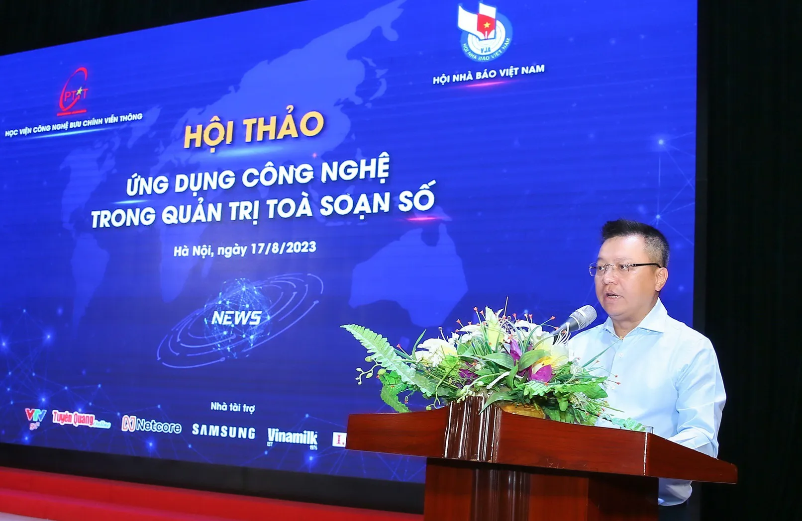 Phó Trưởng Ban Tuyên giáo Trung ương, Tổng Biên tập Báo Nhân dân, Chủ tịch Hội Nhà báo Việt Nam, Lê Quốc Minh phát biểu khai mạc hội thảo