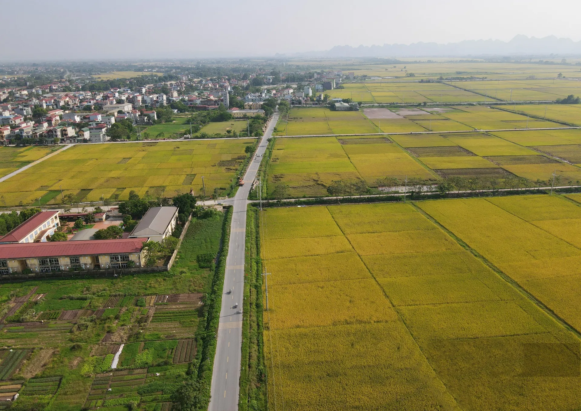 Đề xuất việc phân quyền cho TP Hà Nội việc chuyển mục đích sử dụng đất trong Dự thảo Luật Thủ đô (sửa đổi). Ảnh: Nhật Minh