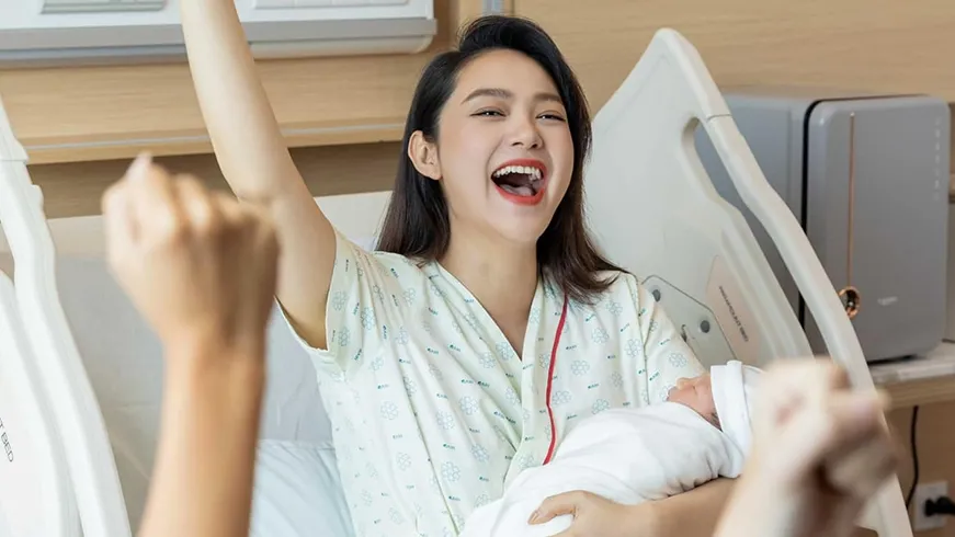 Minh Hằng gây bất ngờ cho khán giả khi đón con đầu lòng