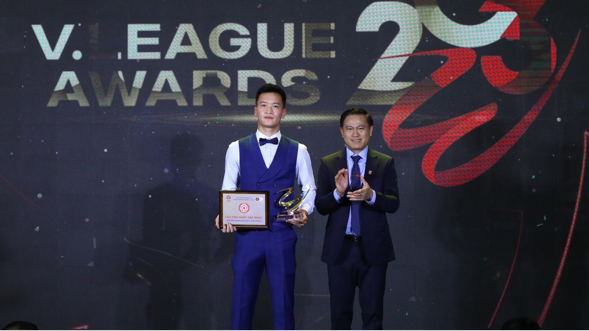 Hoàng Đức giành danh hiệu Cầu thủ xuất sắc nhất V-League 2023